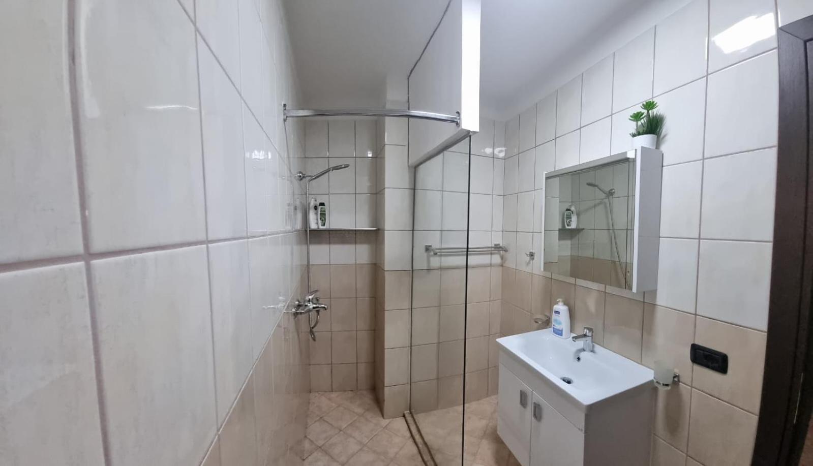 טיראנה Nevila'S Apartment מראה חיצוני תמונה