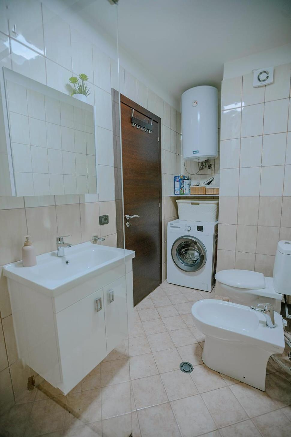 טיראנה Nevila'S Apartment מראה חיצוני תמונה